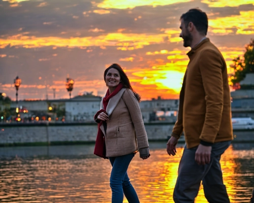 Romantic Sunset Stroll FREE Stock Photo, sunset,  couple,  stroll picture